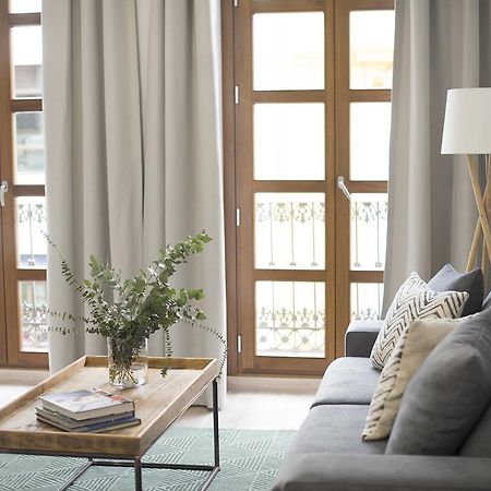 Apartamentos Core Suite Sevilla Екстериор снимка