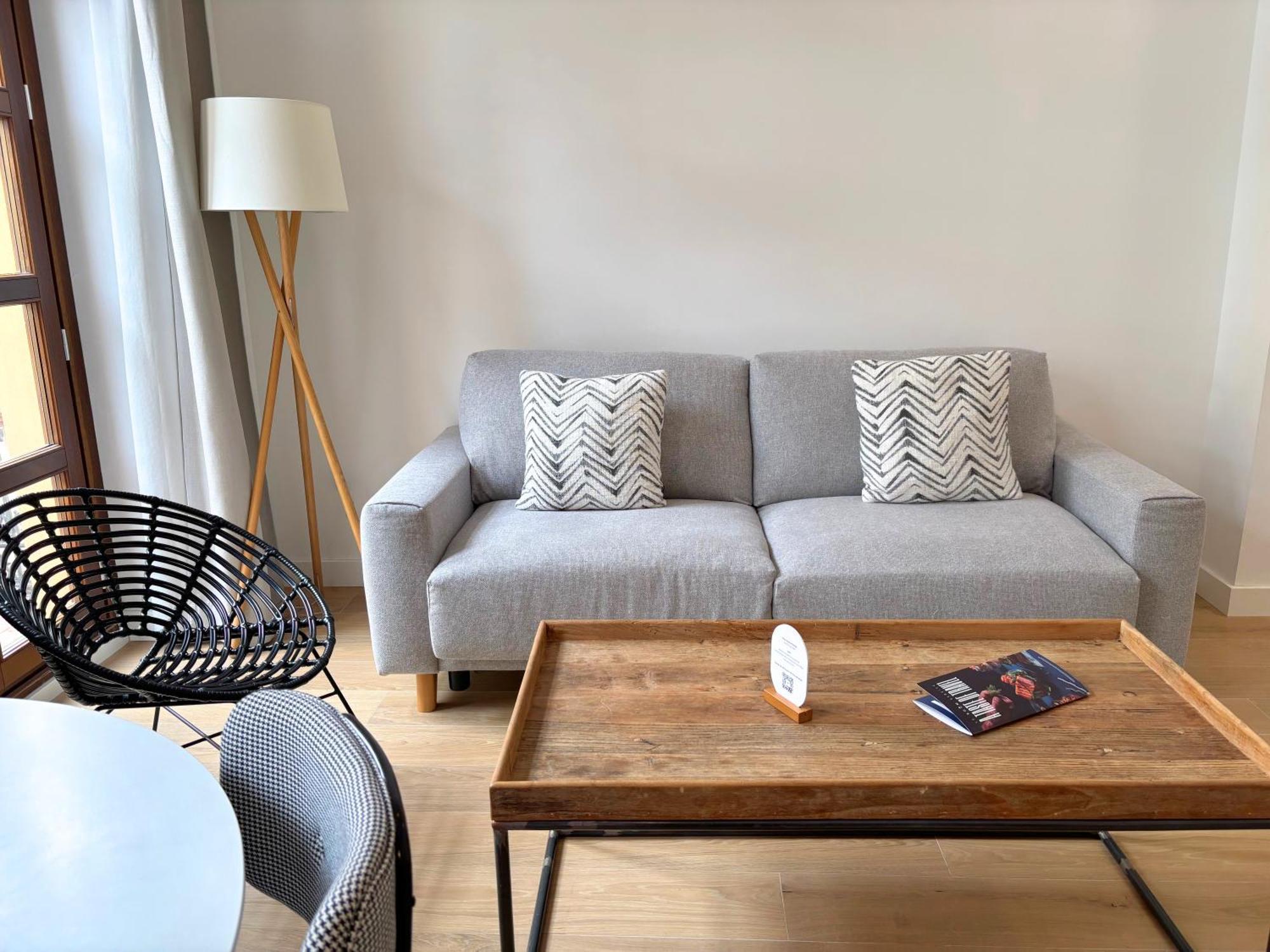 Apartamentos Core Suite Sevilla Екстериор снимка